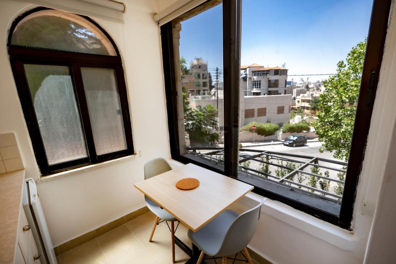 Julia'S Hotel Suites Amman Eksteriør bilde